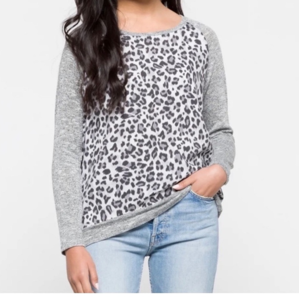 KUT from the kloth gray leopard print jersey top